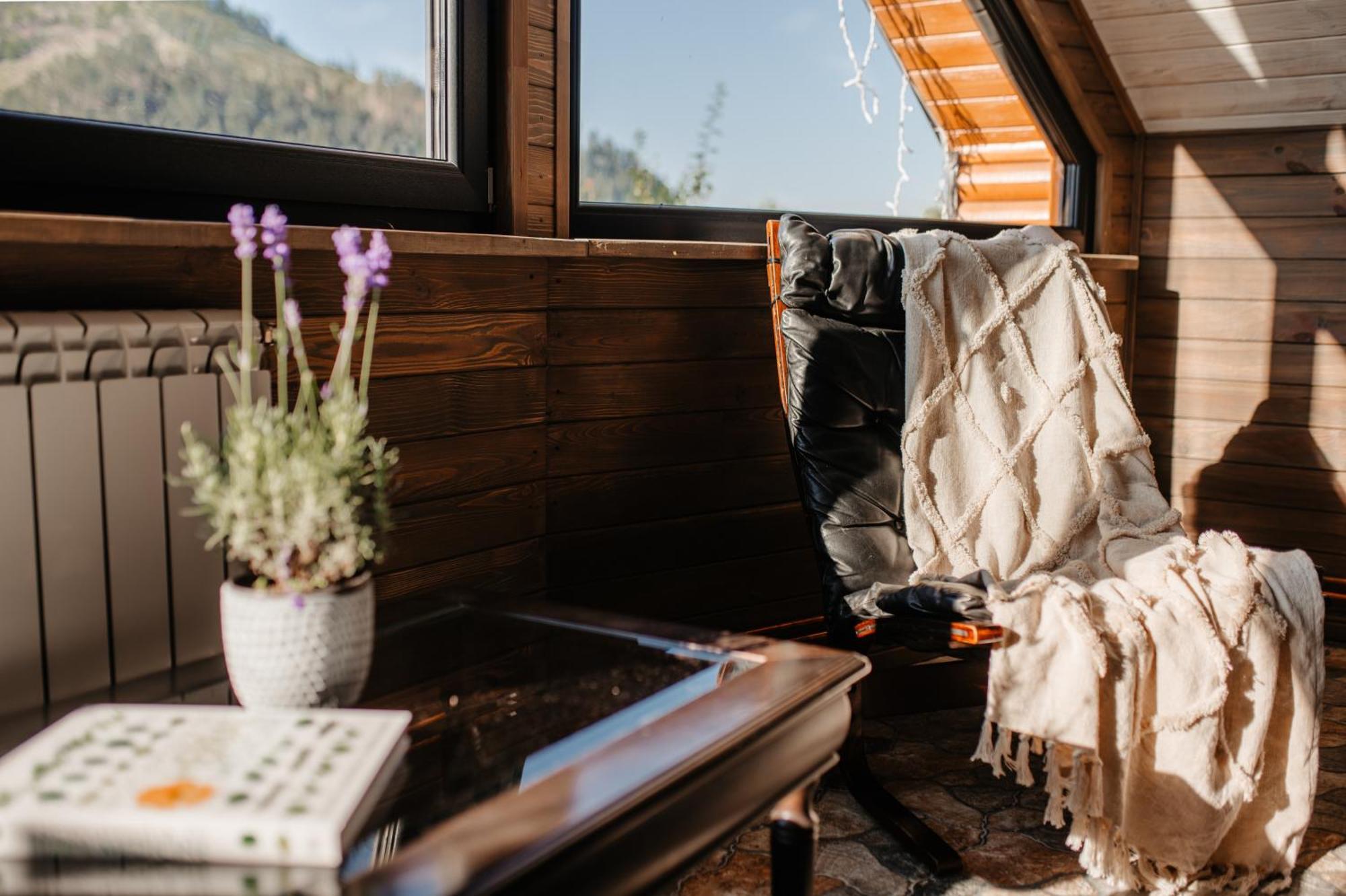 Moonlake Chalet Gainesti Exterior photo