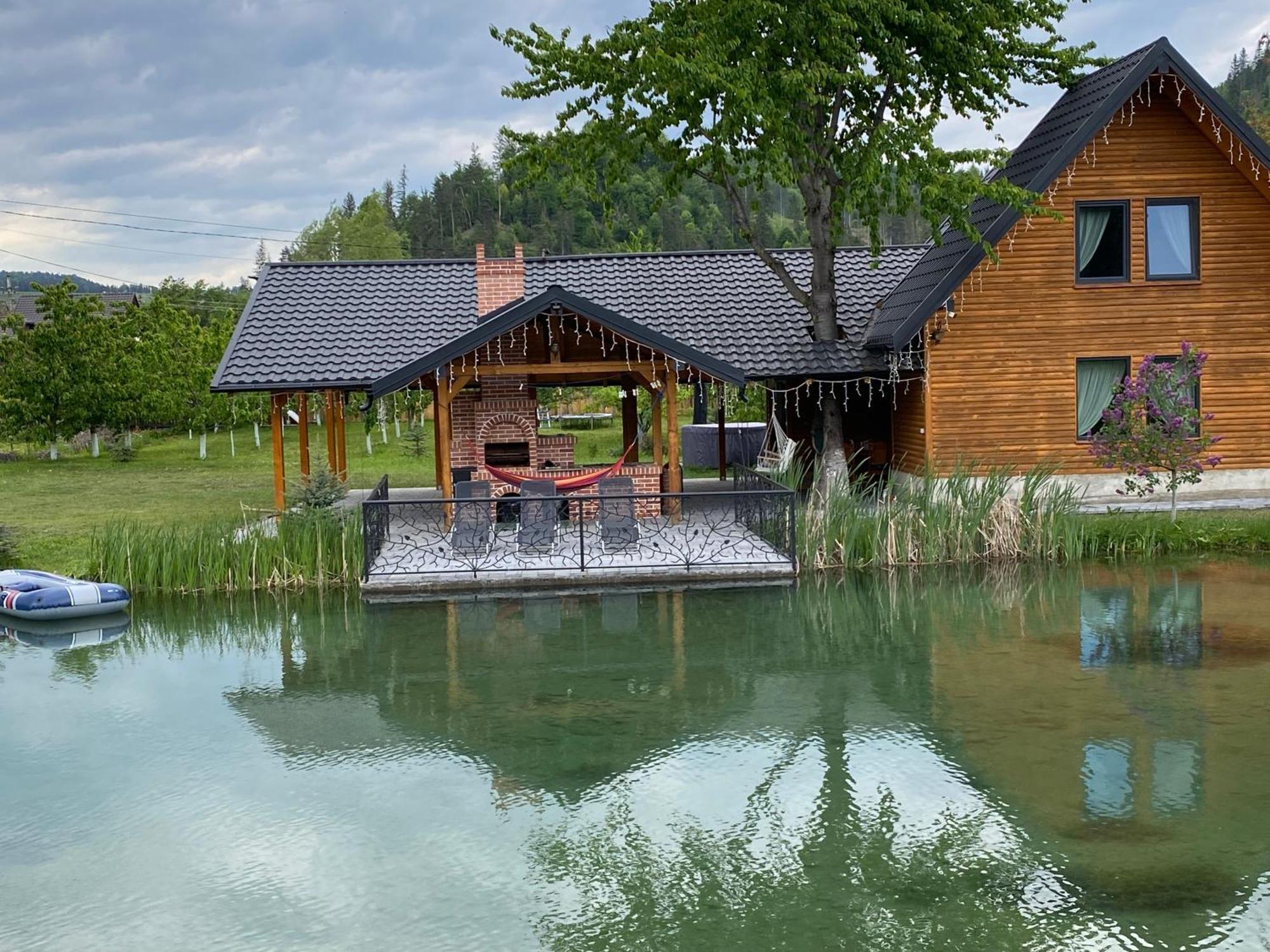 Moonlake Chalet Gainesti Exterior photo