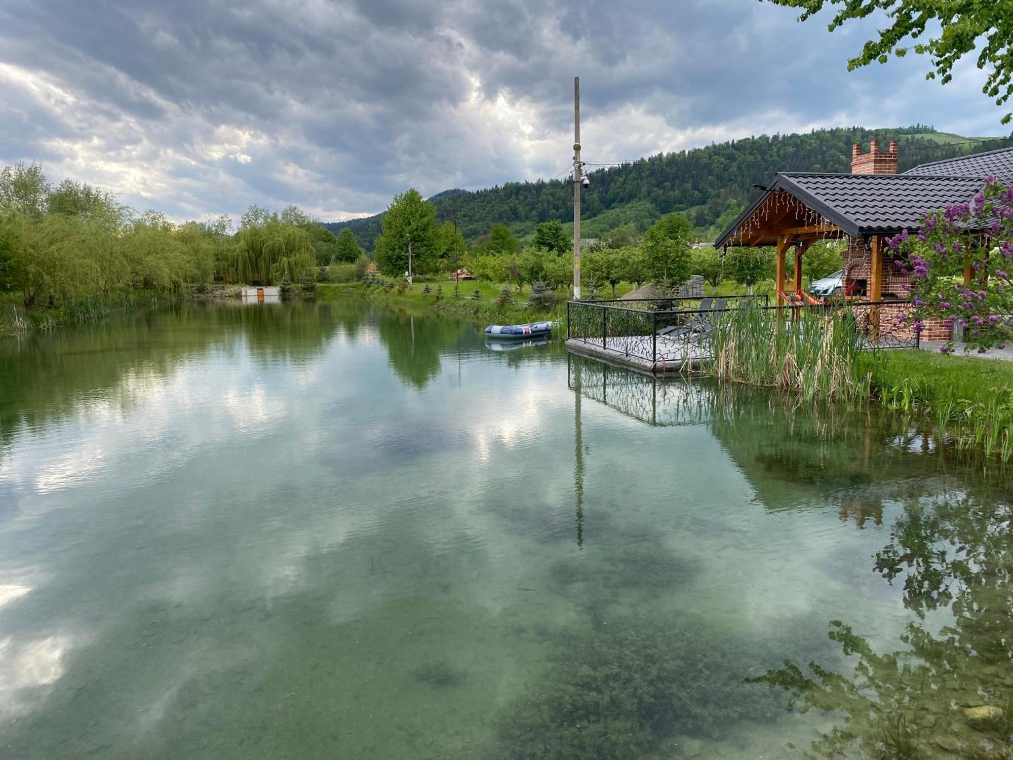 Moonlake Chalet Gainesti Exterior photo